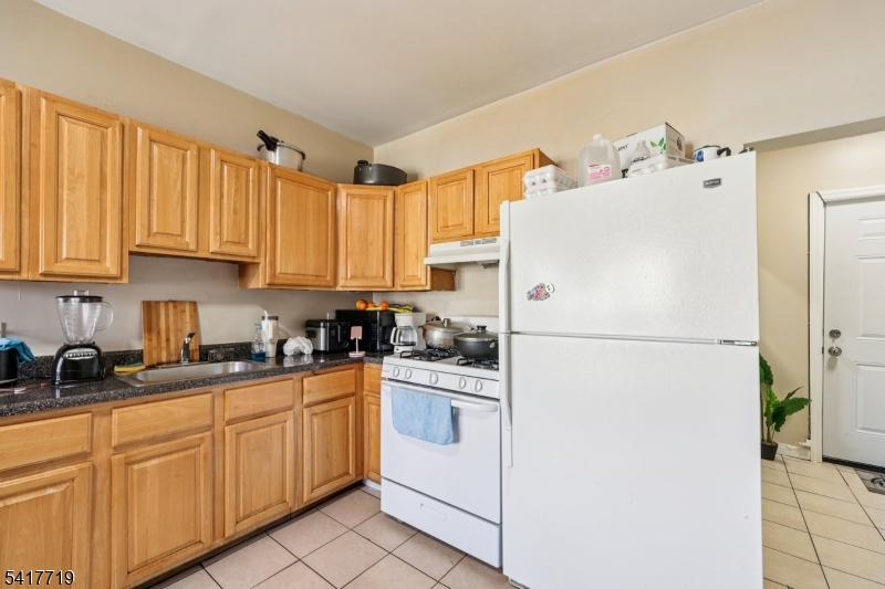 106 E Main St Property Photo 10