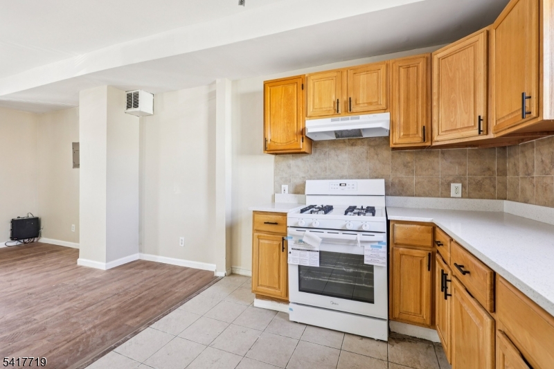 106 E Main St Property Photo 16