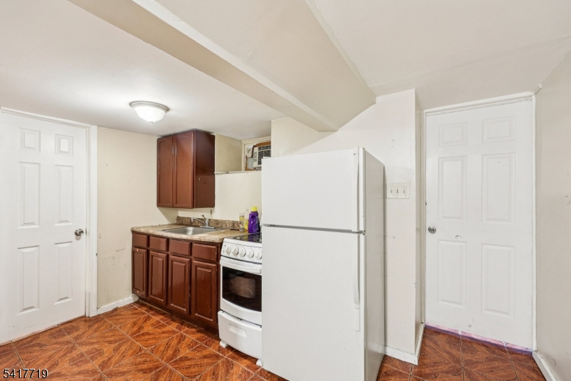 106 E Main St Property Photo 18