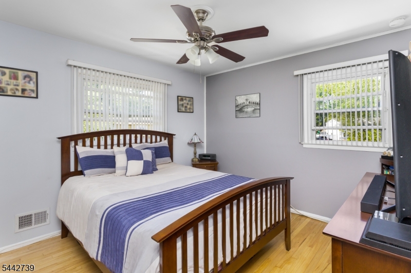 7 Vauxhall Rd Property Photo 24