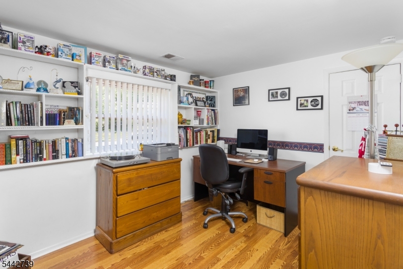 7 Vauxhall Rd Property Photo 31