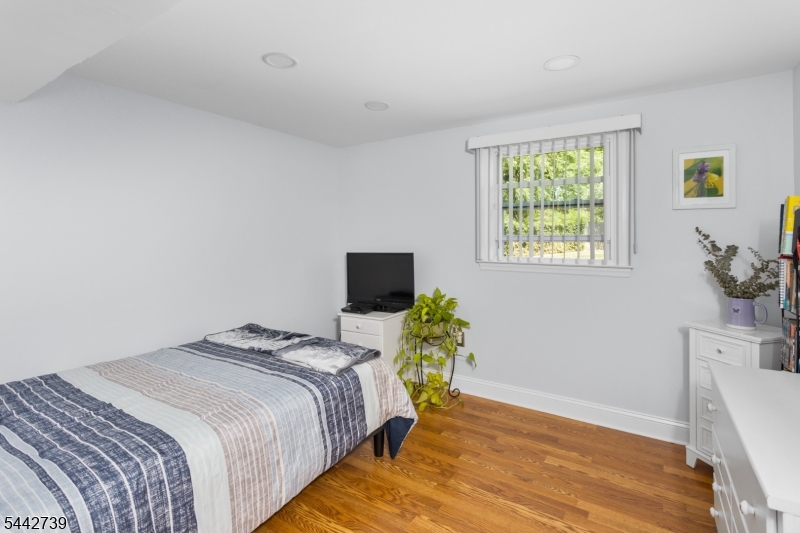 7 Vauxhall Rd Property Photo 33