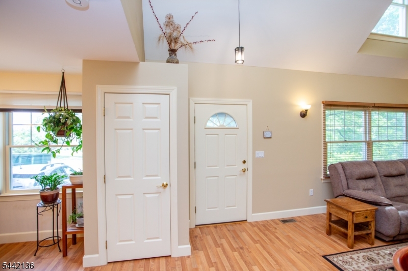 117 Circle Drive South Property Photo 5