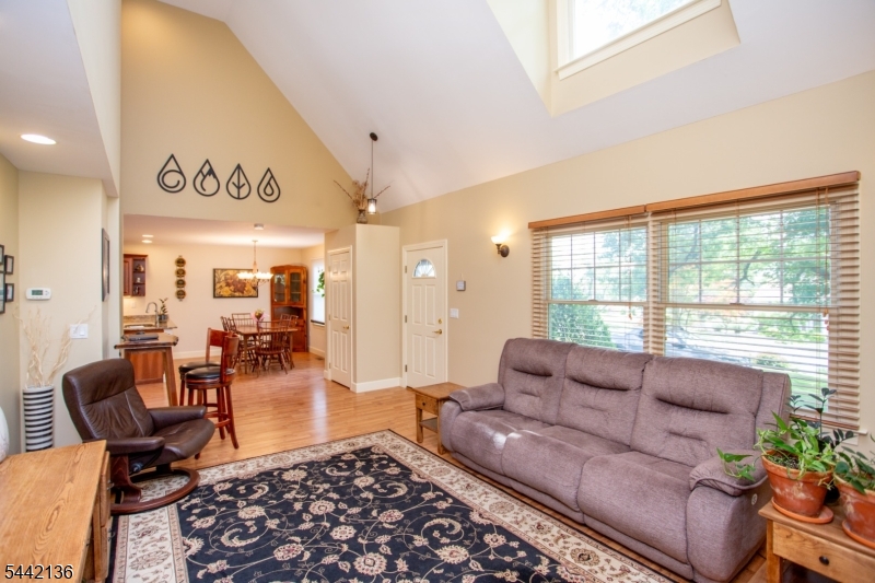 117 Circle Drive South Property Photo 8