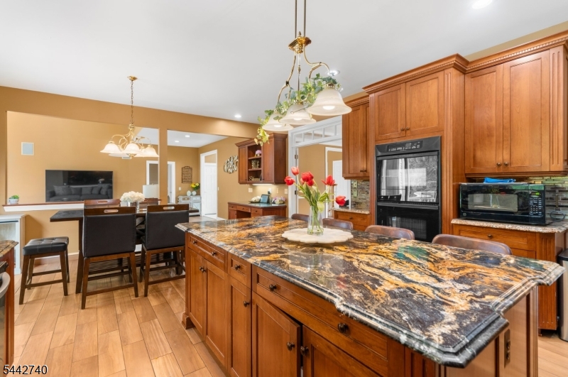 3 Regal Way Property Photo 8