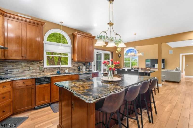 3 Regal Way Property Photo 9