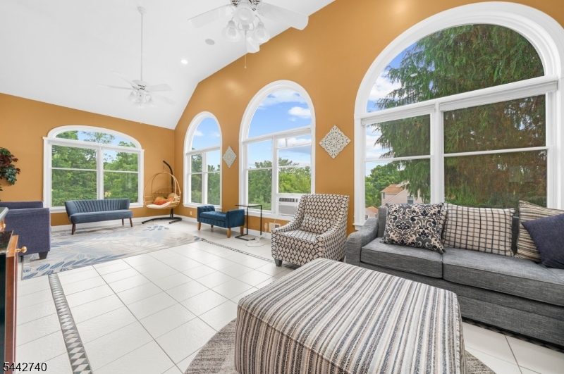 3 Regal Way Property Photo 12
