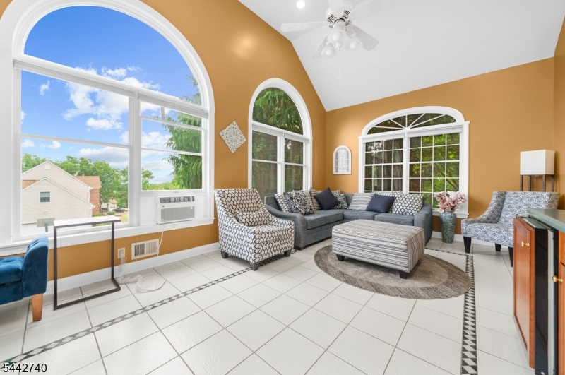 3 Regal Way Property Photo 14