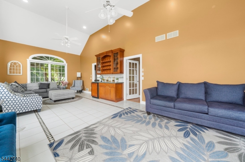 3 Regal Way Property Photo 15