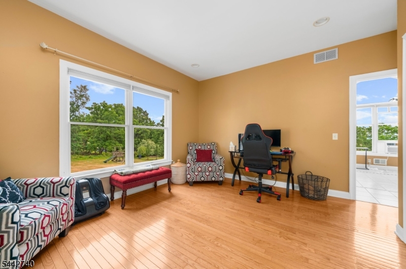 3 Regal Way Property Photo 16