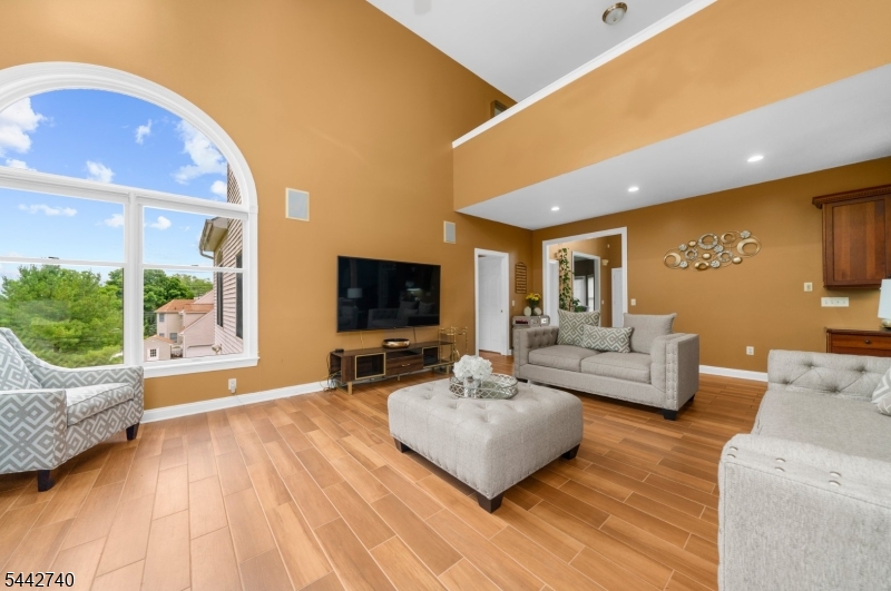 3 Regal Way Property Photo 17