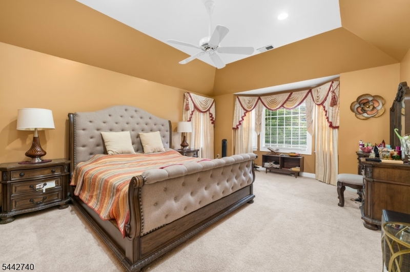 3 Regal Way Property Photo 20