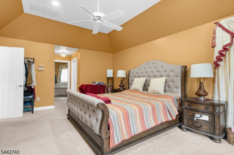 3 Regal Way Property Photo 21