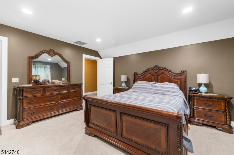 3 Regal Way Property Photo 24