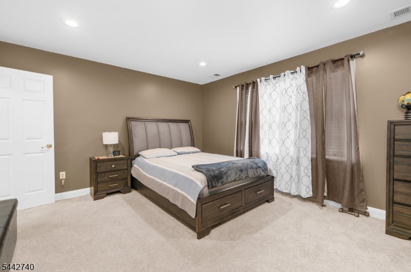 3 Regal Way Property Photo 26