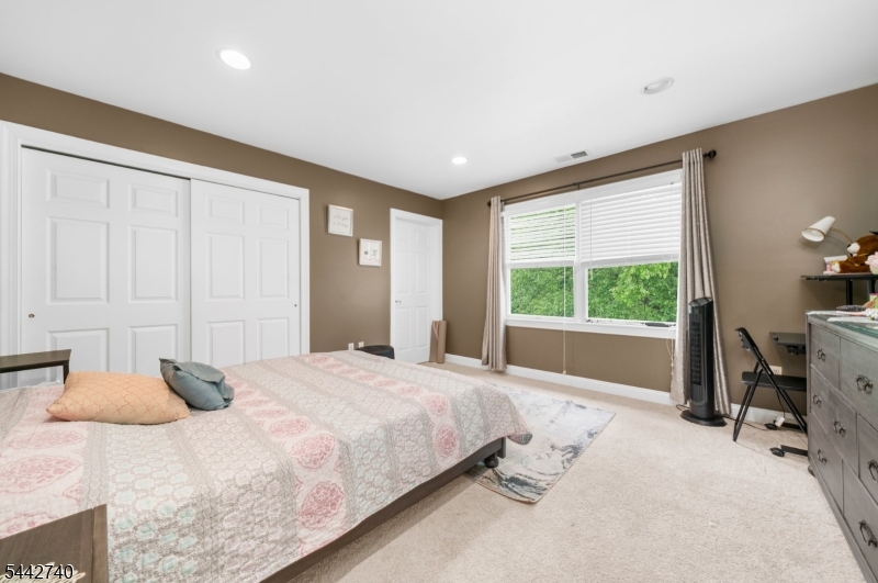 3 Regal Way Property Photo 27