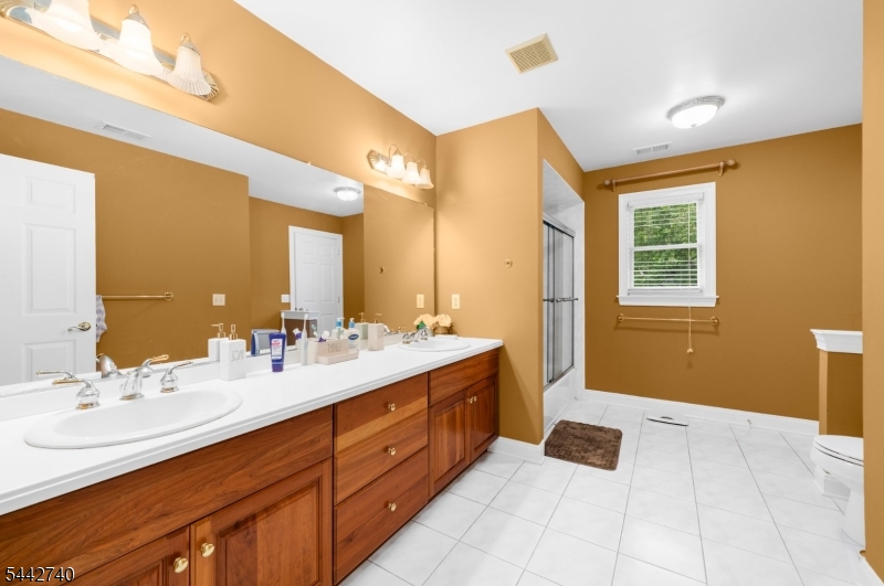 3 Regal Way Property Photo 30