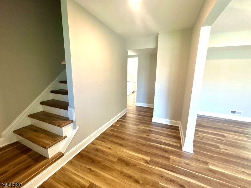 17 Londonderry Dr Property Photo 8