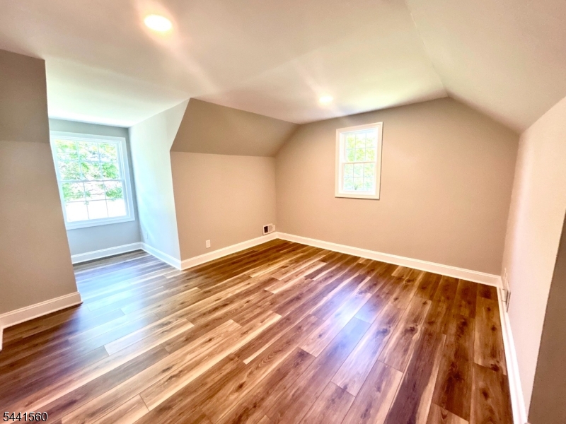 17 Londonderry Dr Property Photo 16
