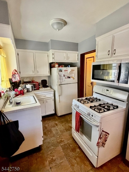 624 Chandler Ave Property Photo 9