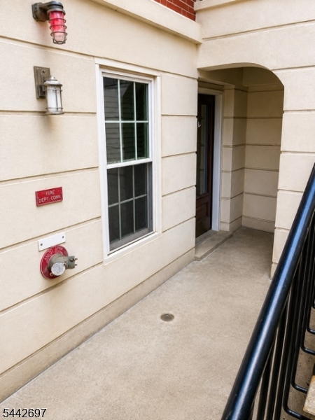 100 Tidewater St 1g Property Photo 4