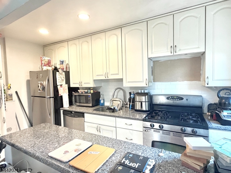 974 Main St Property Photo 5