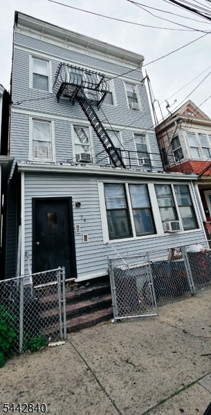 34 Vreeland Ave 1 Property Photo 1
