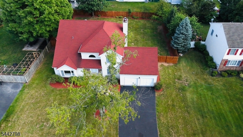 335 Saint Marks Ave Property Photo 6