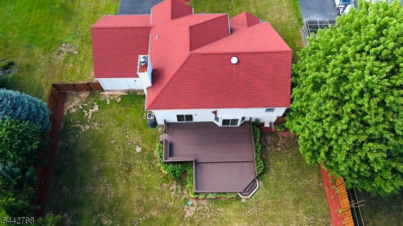 335 Saint Marks Ave Property Photo 7