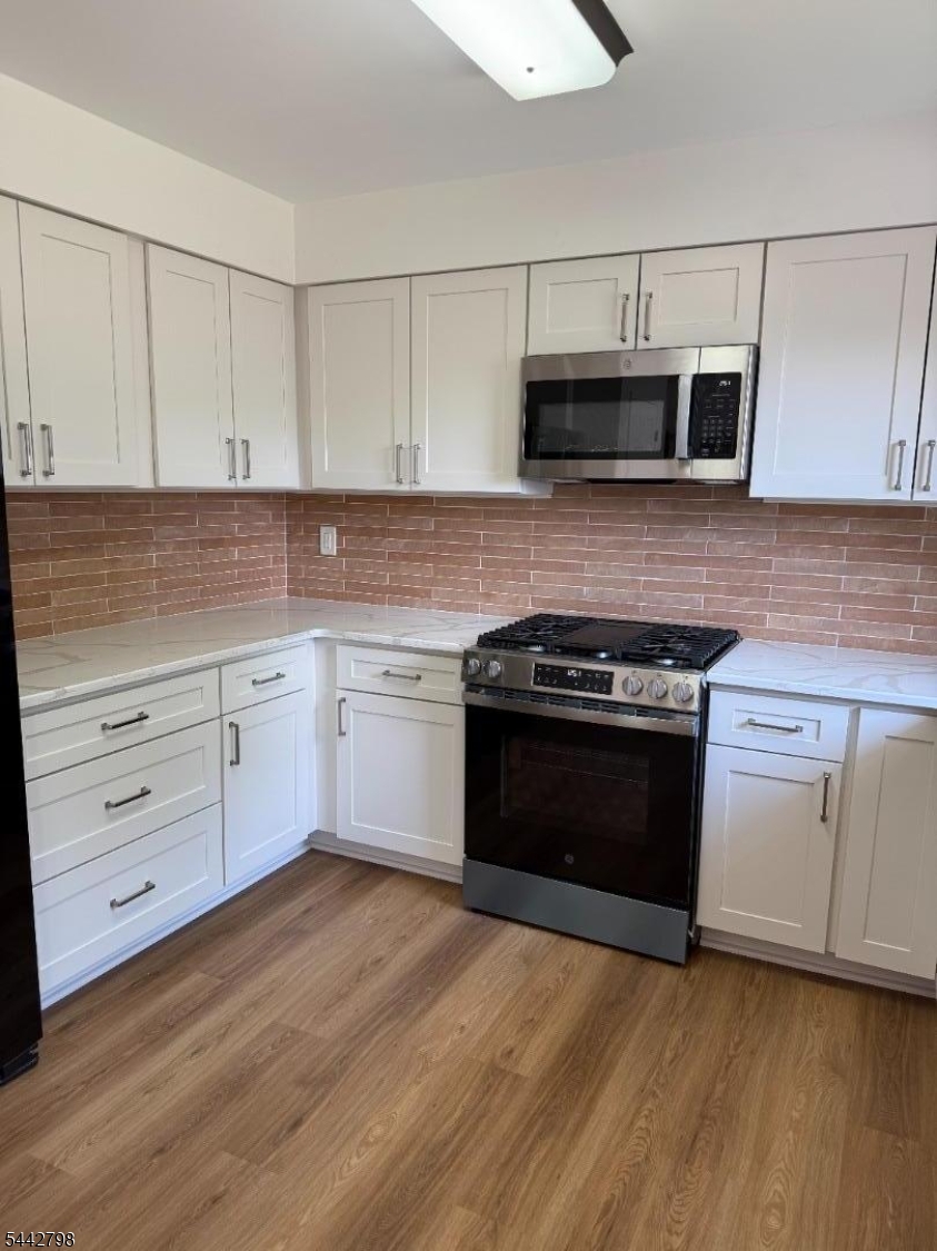 335 Saint Marks Ave Property Photo 19