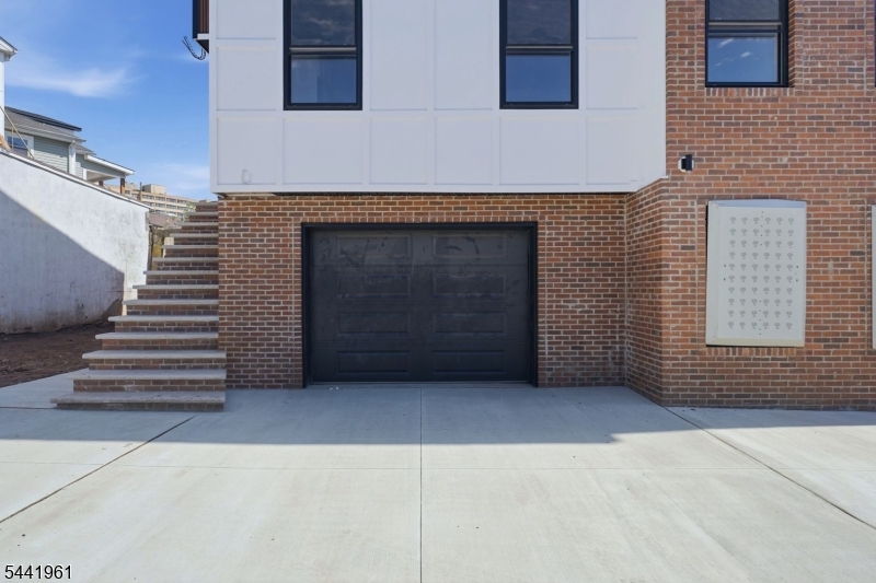 34 Parkhurst St Property Photo 2