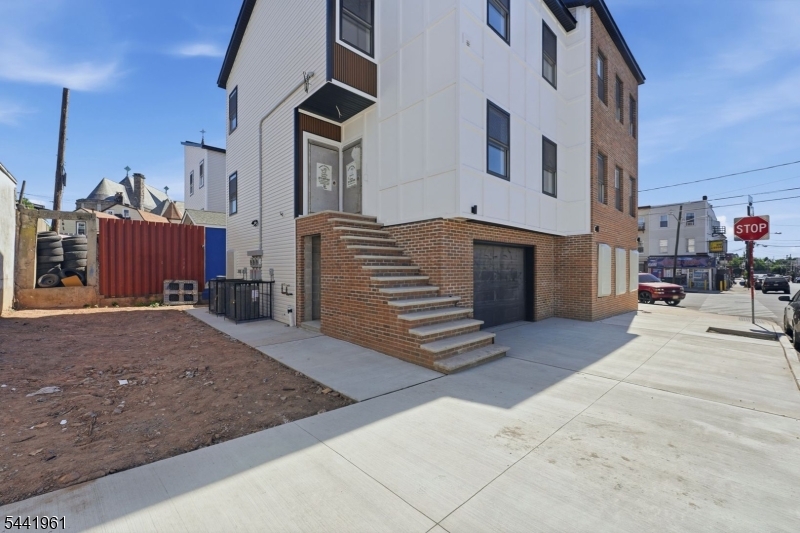 34 Parkhurst St Property Photo 5