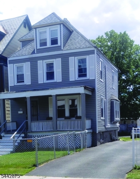 46 Sanford St Property Photo 1
