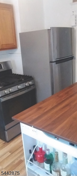 46 Sanford St Property Photo 6