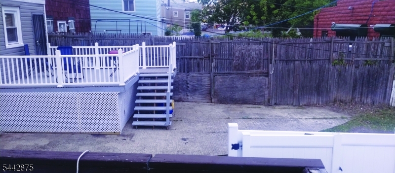 46 Sanford St Property Photo 22