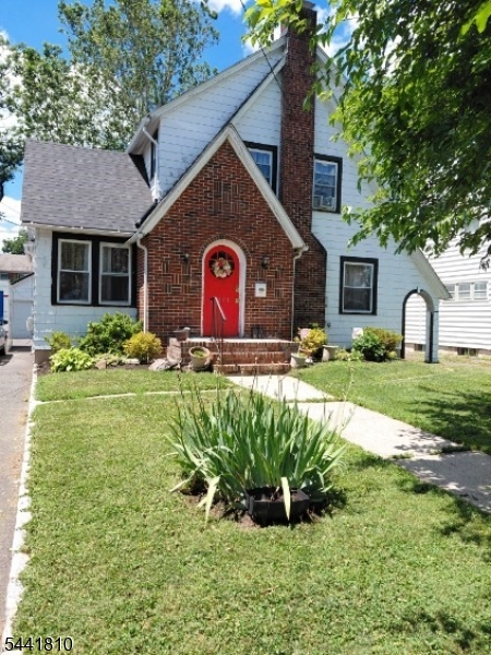 1074 Rose St Property Photo 2