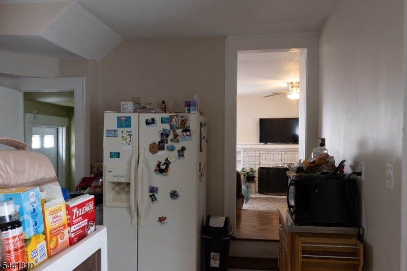 1074 Rose St Property Photo 9
