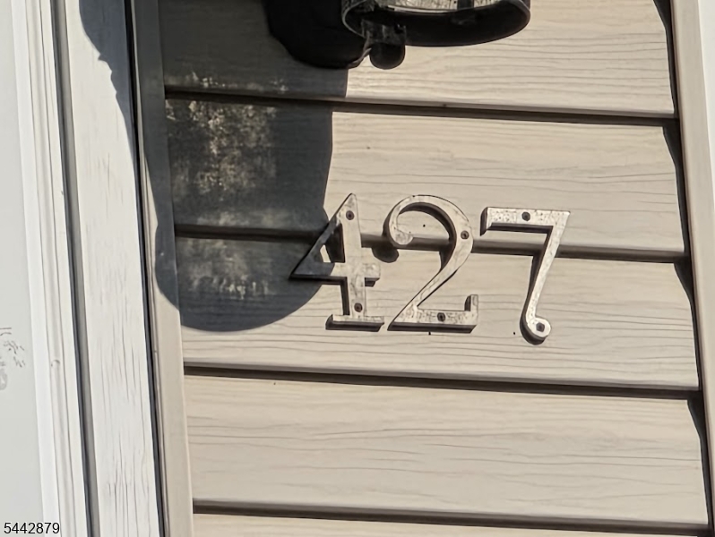423 Lake St Property Photo 2