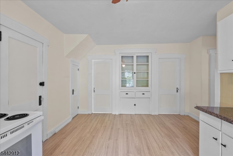 191 Brown Ave Property Photo 32