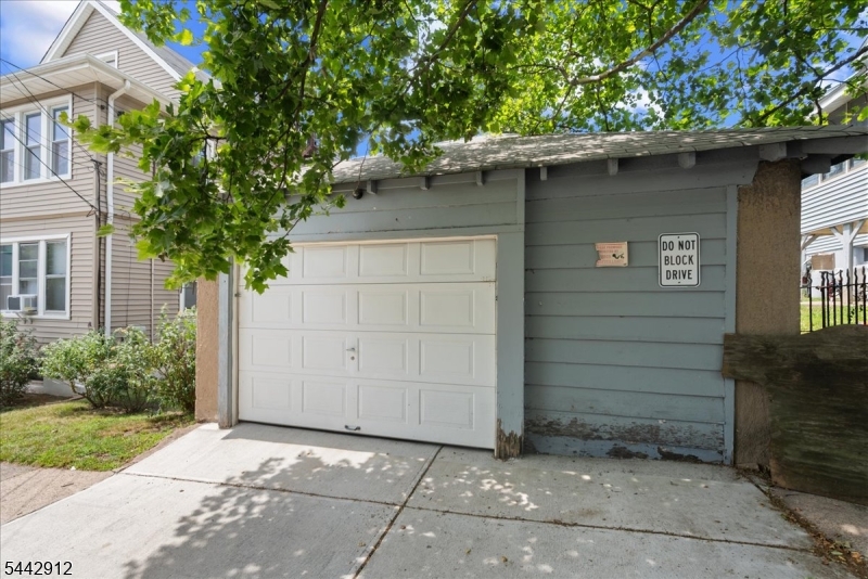 191 Brown Ave Property Photo 44