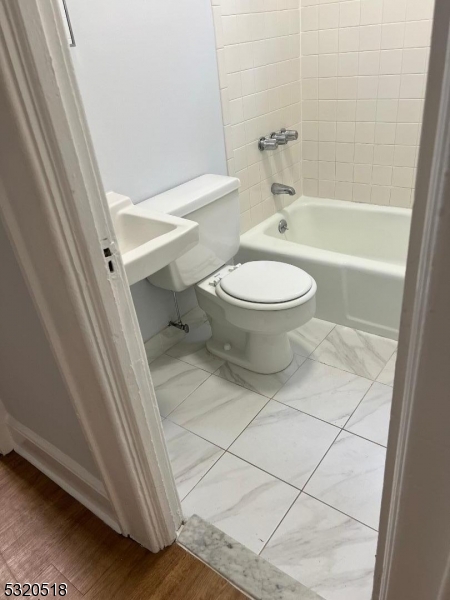 75 Pine St 1l Property Photo 8
