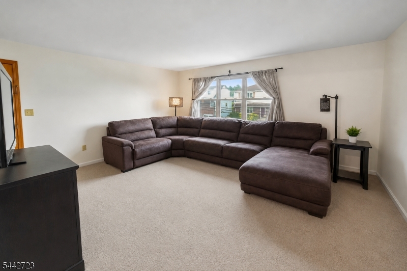 54 Haverhill Ave Property Photo 13