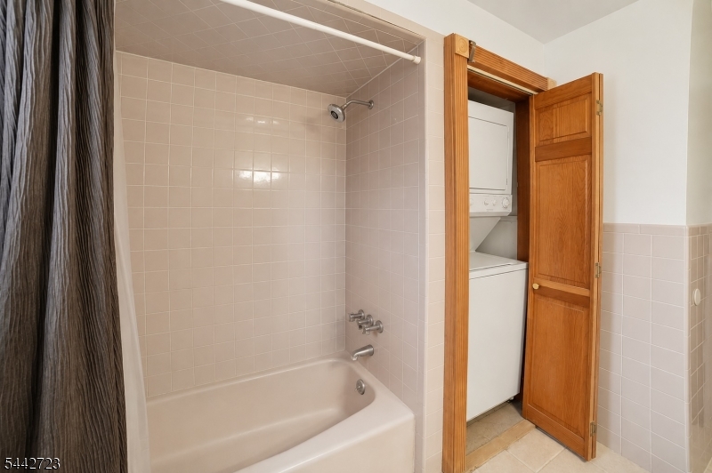 54 Haverhill Ave Property Photo 17