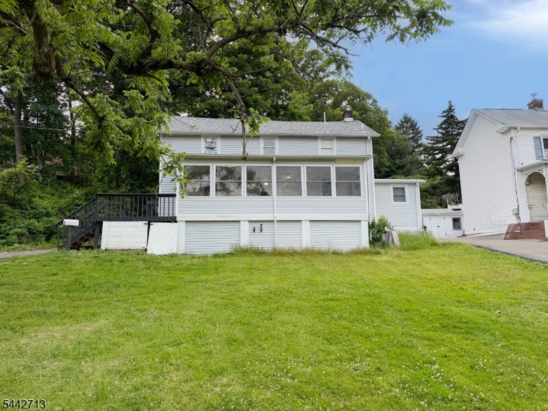 331 N Main St Property Photo 1