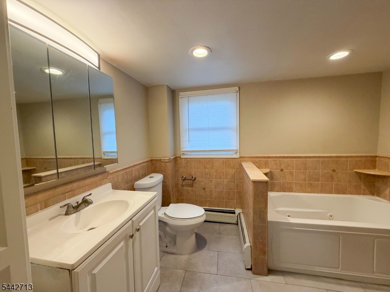 331 N Main St Property Photo 9