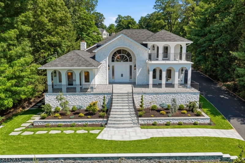 244 Park Avenue Property Photo 1