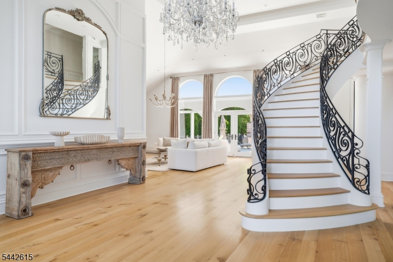 244 Park Avenue Property Photo 4