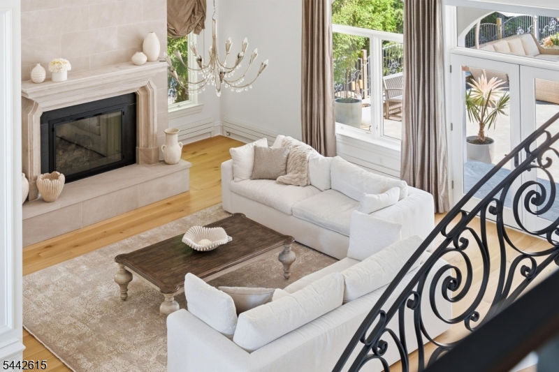 244 Park Avenue Property Photo 6