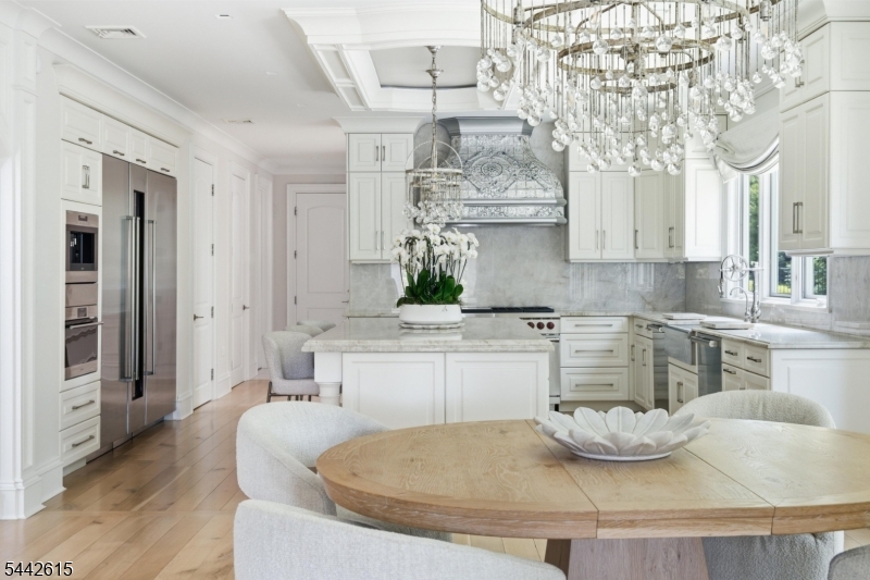 244 Park Avenue Property Photo 10