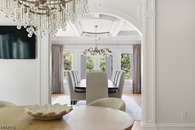 244 Park Avenue Property Photo 14